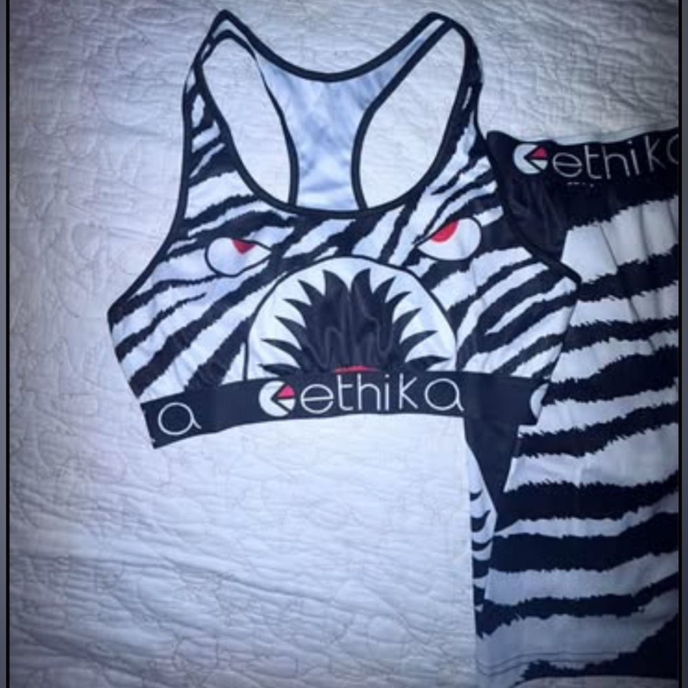 Woman’s Ethika Set